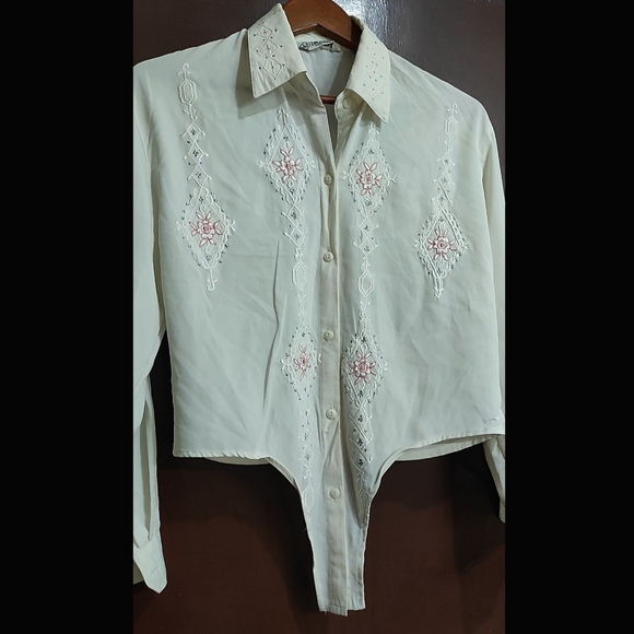 Crop Knot Shirt - Picture 3 of 9